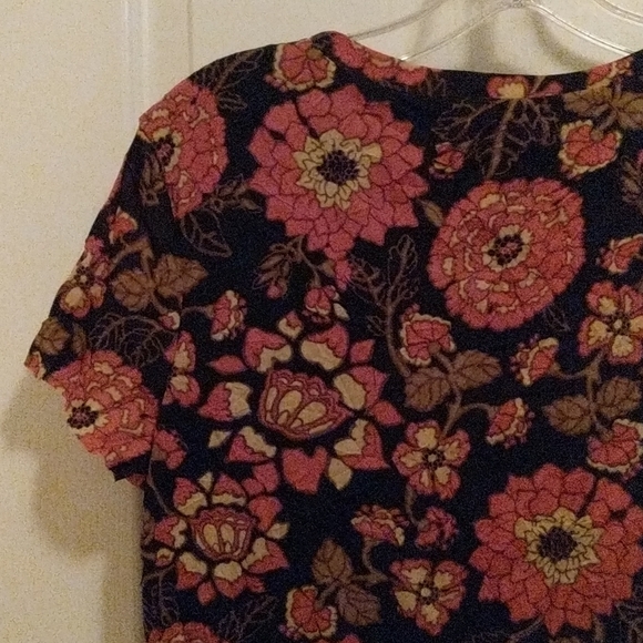 Style & Co. top.Size Med. Cap sleeves - Picture 6 of 6